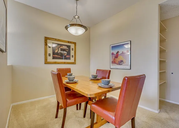 3 Mi To Sabino Canyon! Snowbird Escape W/ Pool Holiday home