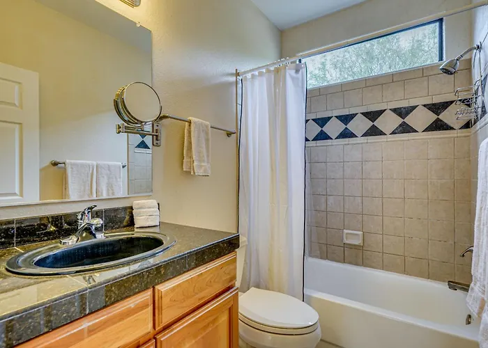 3 Mi To Sabino Canyon! Snowbird Escape W/ Pool *