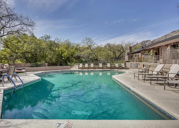 3 Mi To Sabino Canyon! Snowbird Escape W/ Pool *